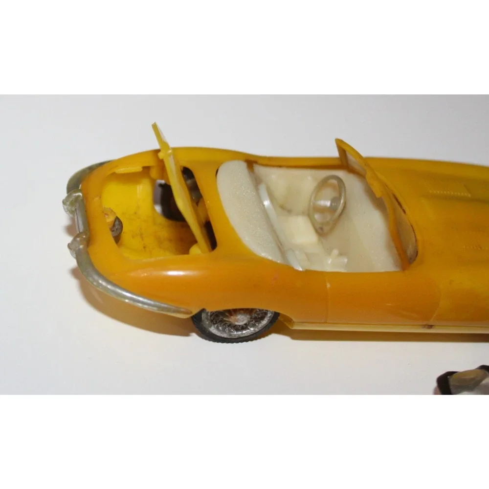Zee Yellow Jaguar Convertible Plastic Vintage Toy Car Vehicle Model 2080
